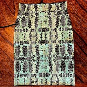 BCBG MaxAzria snakeskin print skirt size Small